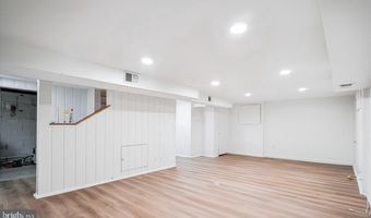 7116 WAYNE Dr, Annandale, VA 22003