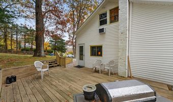 15 Hazen St, Chester, CT 06412