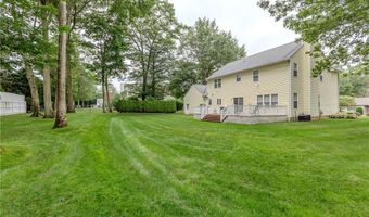 11 Raven Cir, Cranston, RI 02921