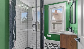 20 Summer St 2, Newport, RI 02840