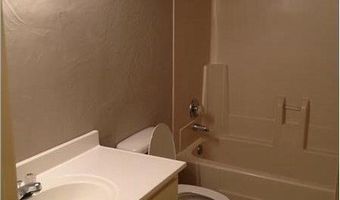 501 SW 11th St D, Bentonville, AR 72712