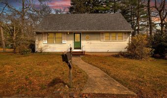 78 Nautilus St, Beachwood, NJ 08722