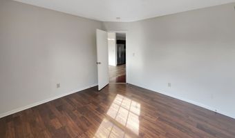 625 Meadows Edge Ln, Indianapolis, IN 46217