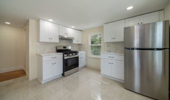 198-200 Shore Dr 2, Branford, CT 06405