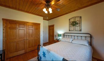 1910 9th St, Aurora, NE 68818