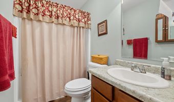 1911 Greyson Dr, Auburn, IN 46706