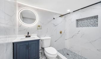 33 Silverpine Dr, Amityville, NY 11701