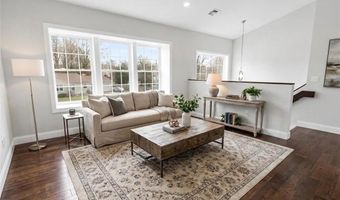 29 Calumet Ave, Johnston, RI 02919