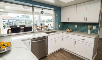 6322 BALBOA Ln, Apollo Beach, FL 33572