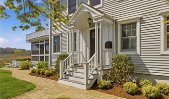 8 Key Ct, Newport, RI 02840