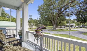 866 Washington St, Bay St. Louis, MS 39520