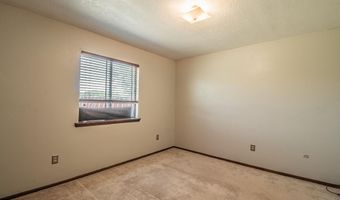 612 HONEYLOCUST St, Bloomfield, NM 87413