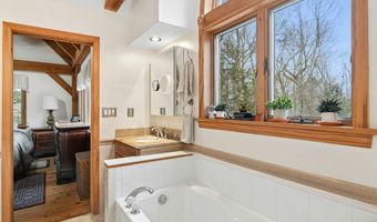 9- A Obtuse Rocks Rd, Brookfield, CT 06804