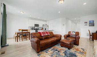 121 S Vandriver Way, Aurora, CO 80018