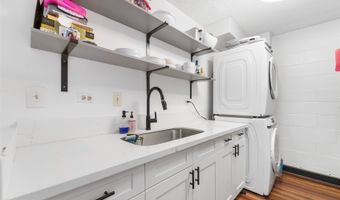 1250 Richard Ln 410, Honolulu, HI 96819