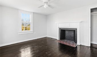 1382 Hope St, Bristol, RI 02809