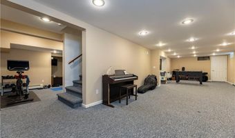 258 Woodridge Dr, North Kingstown, RI 02874