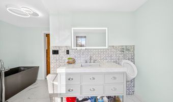 12 Fernwood Rd, Billerica, MA 01821