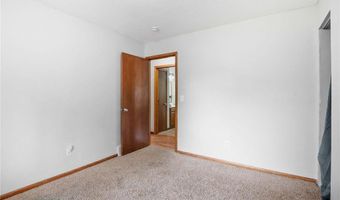 908 38th Ave, Anoka, MN 55303