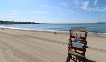 20 Roxbury Rd, Narragansett, RI 02882