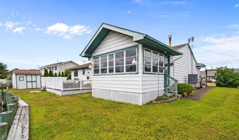 12 E Longport Ave, Bayville, NJ 08721