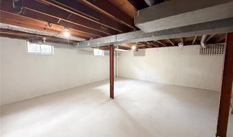238 W Skyline Dr, Ballwin, MO 63011