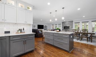 80 Douglas Dr, North Kingstown, RI 02874