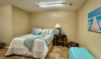 1306 Shull St, Ava, MO 65608