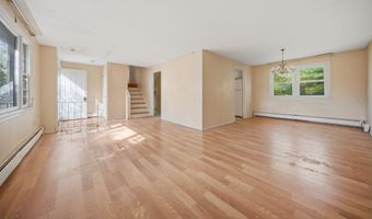 218 Woodland Ave, Bloomfield, CT 06002