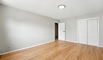 16 OAK St, Bayonne, NJ 07002