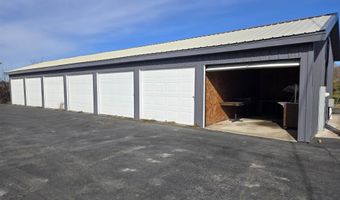 300 W Hickory St 302 W Hickory St., Apple River, IL 61001