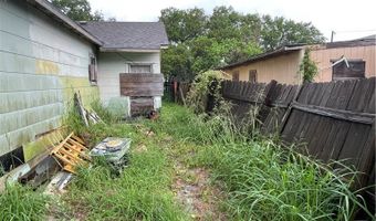 249 N 10th St, Aransas Pass, TX 78336