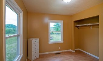 93 Lyall Hill Dr, Alderson, WV 24910