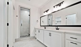 1 Claypole Ln, Bella Vista, AR 72715