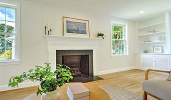 1 Cheshire Dr, Barrington, RI 02806