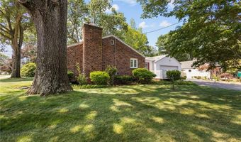 54 Frontier Rd, Warwick, RI 02889