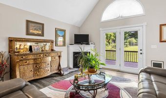 121 Lewis Burnett Dr, Boiling Springs, SC 29316