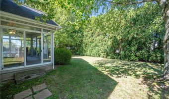 6488 S Timberidge Dr, Austintown, OH 44515