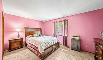 4116 Polo Park Dr, Willoughby, OH 44094