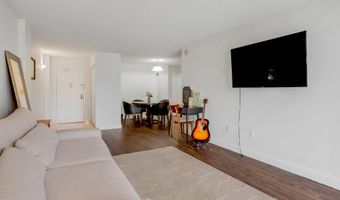 5300 HOLMES RUN Pkwy 417, Alexandria, VA 22304