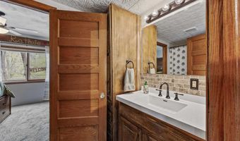24798 127th St, Anamosa, IA 52205