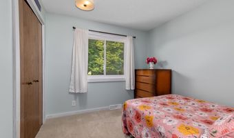 6501 Thornapple River Dr SE, Alto, MI 49302