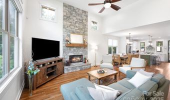11 Elkmont Dr, Asheville, NC 28804