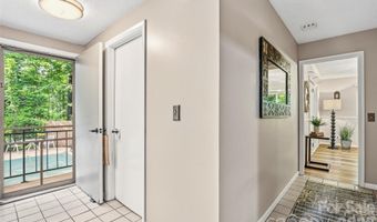 16 Canterbury Dr, Arden, NC 28704