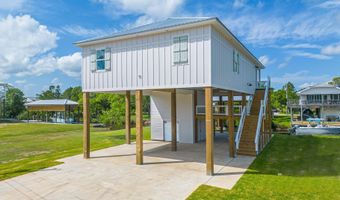 4054 Mallard St, Bay St. Louis, MS 39520