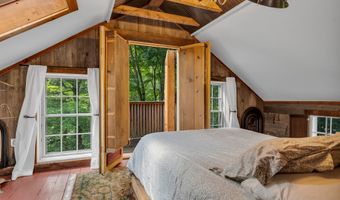 6 Spring St, Chester, CT 06412