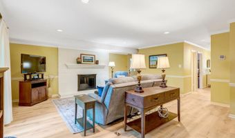 4203 KINGS MILL Ln, Annandale, VA 22003
