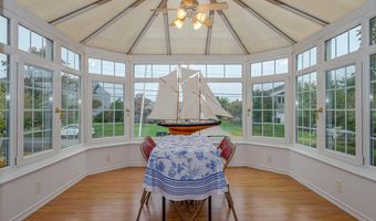 7 Harbor View Dr, Atlantic Highlands, NJ 07716