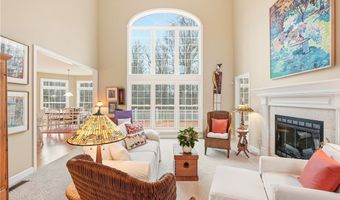 815 Centerville Trl, Aurora, OH 44202