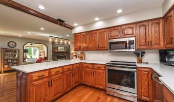 2111 Robins Nest SE, Alexandria, MN 56308